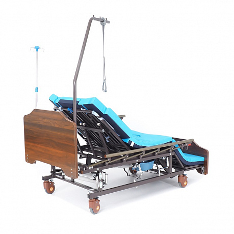 Кровать медицинская функциональная механическая Мet с туалетным устройством Remeks (ручки управления слева). Изображение 5 из 11